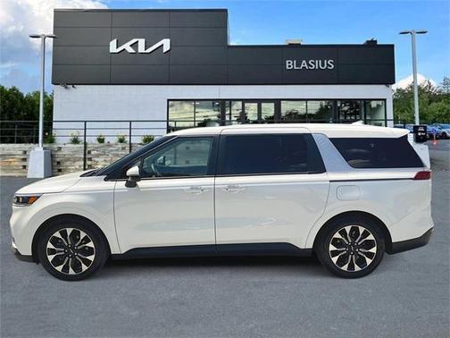 2024 Kia Carnival EX