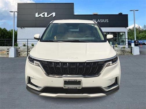 2024 Kia Carnival EX
