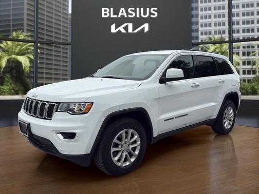 Bright White Clearcoat 2021 Jeep Grand Cherokee Laredo