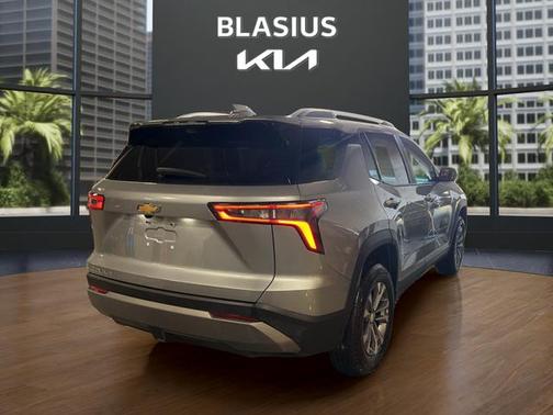 Sterling Gray Metallic 2025 Chevrolet Equinox 1LT