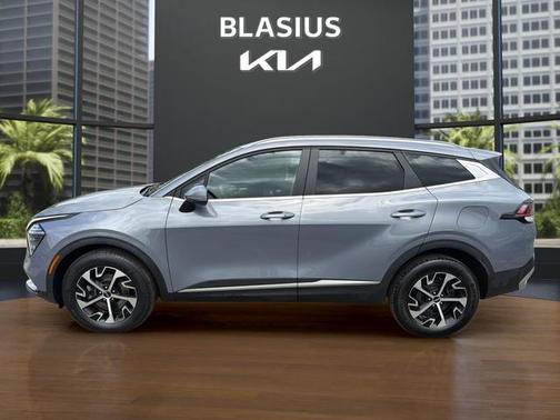 Everlasting Silver 2024 Kia Sportage EX