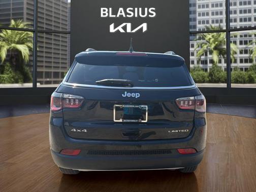 Diamond Black Crystal Pearlcoat 2023 Jeep Compass Limited