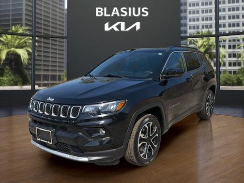 Diamond Black Crystal Pearlcoat 2023 Jeep Compass Limited