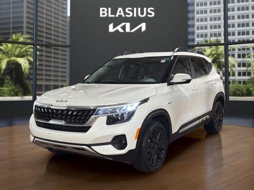 2023 Kia Seltos Nightfall Edition