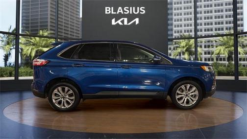 2022 Ford Edge Titanium