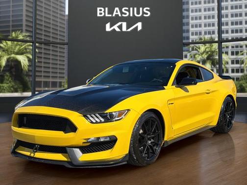 2017 Ford Shelby GT350 Base