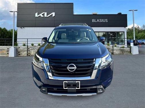 2022 Nissan Pathfinder SL 4WD