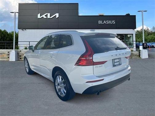 2021 Volvo XC60 T6 Momentum