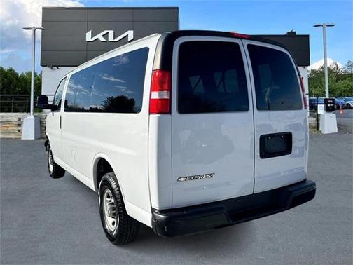 2022 Chevrolet Express 2500 LS