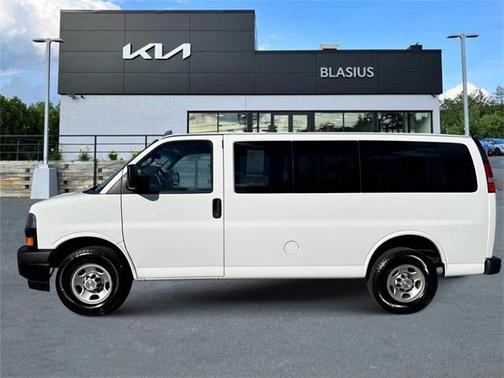 2022 Chevrolet Express 2500 LS