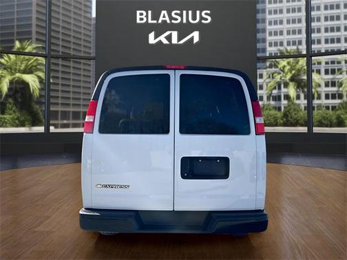 2022 Chevrolet Express 2500 LS