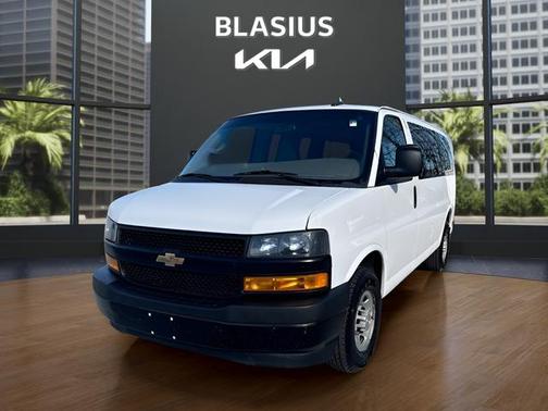 2022 Chevrolet Express 2500 LS