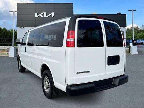 2022 Chevrolet Express 2500 LS