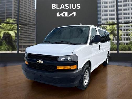 2022 Chevrolet Express 2500 LS