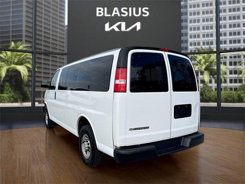 2022 Chevrolet Express 2500 LS