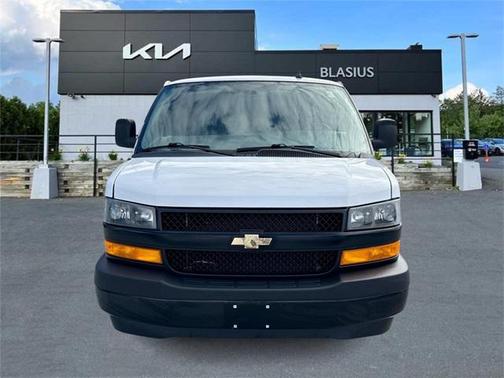 2022 Chevrolet Express 2500 LS