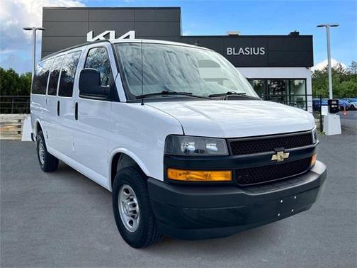 2022 Chevrolet Express 2500 LS