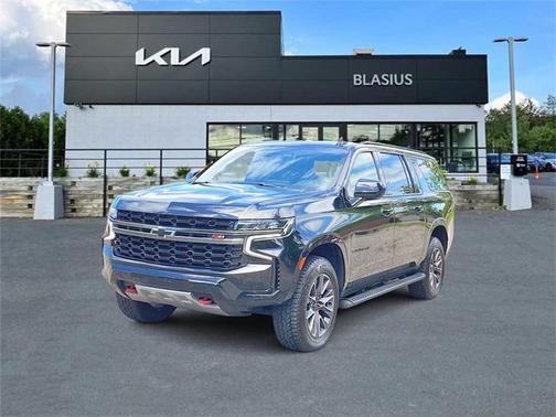 2022 Chevrolet Suburban 4WD Z71