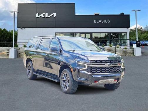 2022 Chevrolet Suburban 4WD Z71