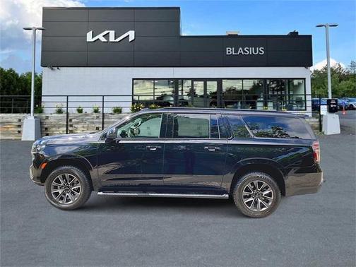 2022 Chevrolet Suburban 4WD Z71