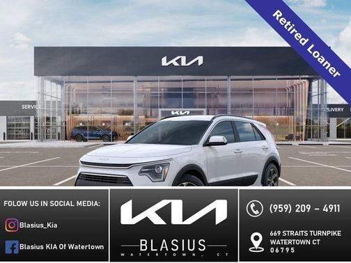 Snow White Pearl 2025 Kia Niro EX
