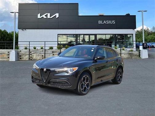 2023 Alfa Romeo Stelvio Veloce AWD