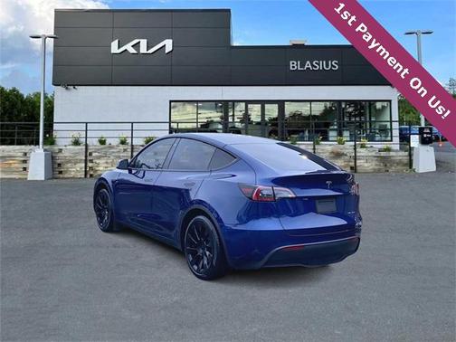 2022 Tesla Model Y Long Range Dual Motor All-Wheel Drive