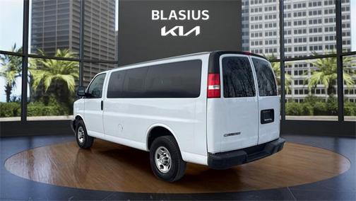 2022 Chevrolet Express 2500 LS