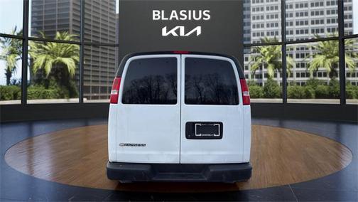 2022 Chevrolet Express 2500 LS
