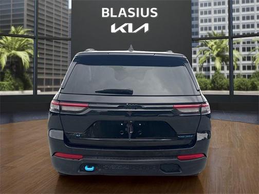 2023 Jeep Grand Cherokee 4xe Trailhawk