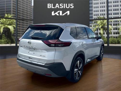 2021 Nissan Rogue SL