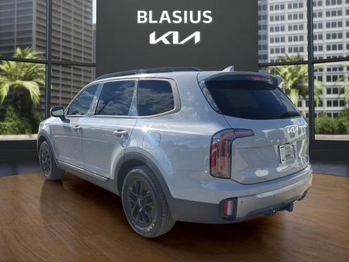 Wolf Gray 2023 Kia Telluride SX Prestige X-Pro