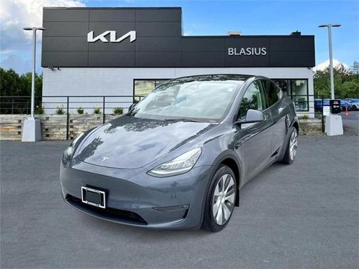 2023 Tesla Model Y Long Range Dual Motor All-Wheel Drive