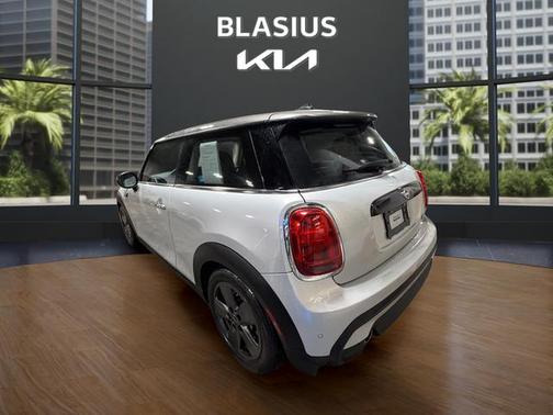 2023 MINI Hardtop Cooper