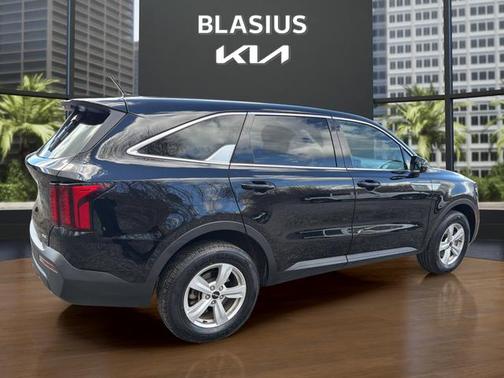Ebony Black 2023 Kia Sorento LX