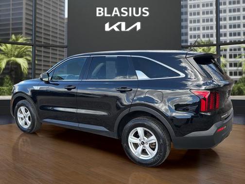Ebony Black 2023 Kia Sorento LX
