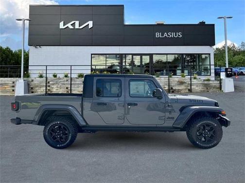 2022 Jeep Gladiator Willys 4x4