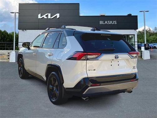 2019 Toyota RAV4 Hybrid SE