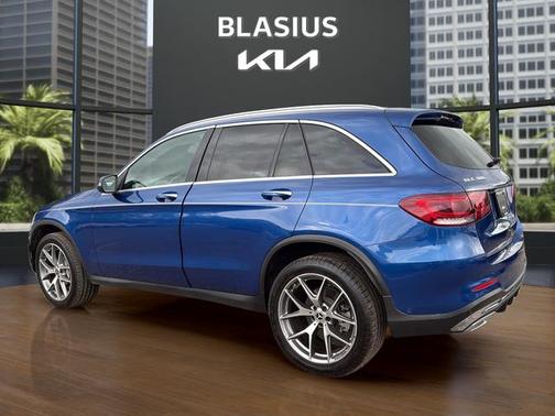 Starling Blue Metallic 2022 Mercedes-Benz GLC 300 4MATIC