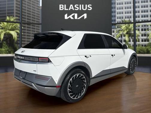 Atlas White 2023 Hyundai IONIQ 5 Limited