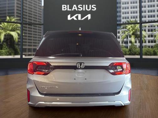 Crystal Black Pearl 2025 Honda Odyssey EX-L