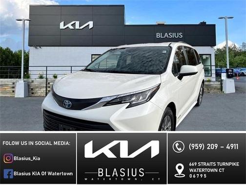 2021 Toyota Sienna XLE 7 Passenger