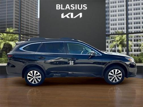 2022 Subaru Outback Premium