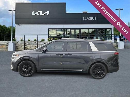 2023 Kia Carnival SX