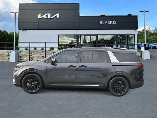 2023 Kia Carnival SX