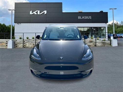 2022 Tesla Model Y Performance Dual Motor All-Wheel Drive