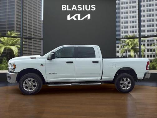 Bright White Clearcoat 2024 RAM 2500 Big Horn Crew Cab 4x4 6'4' Box