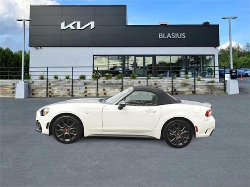 2017 FIAT 124 Spider Base