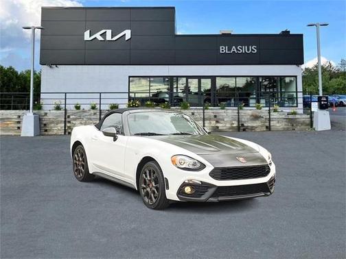 2017 FIAT 124 Spider Base