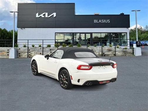 2017 FIAT 124 Spider Base